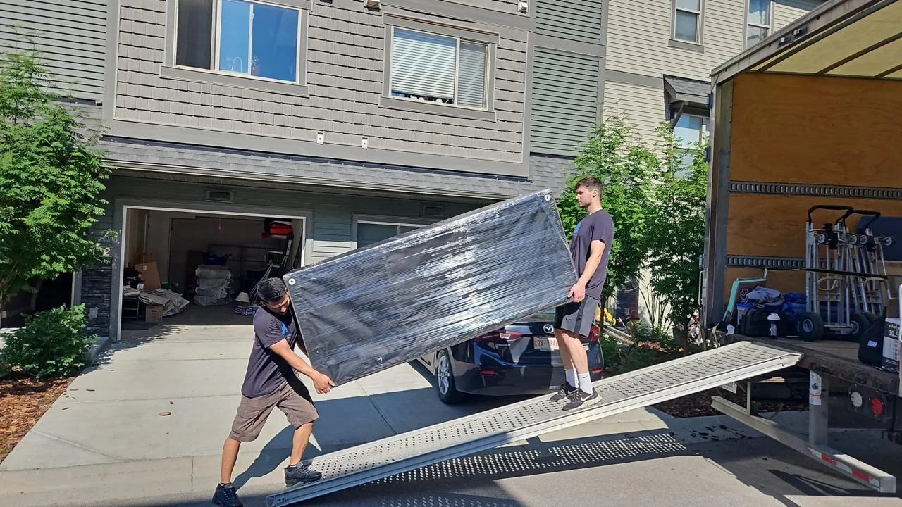 Why Franchise with Calgary Movers Pro?